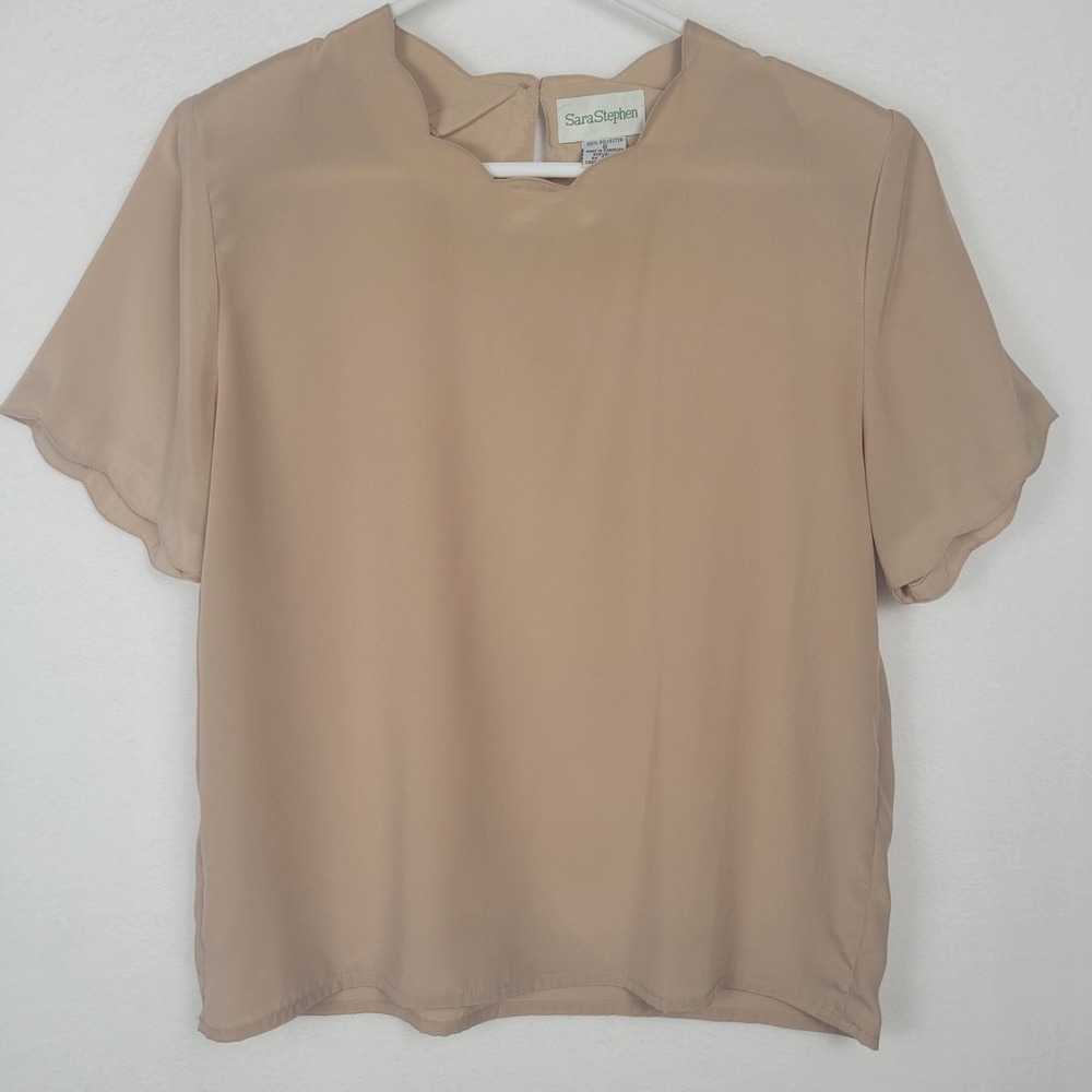 Vtg 90s Sara Stephen Blouse S Beige Scalloped Neck Short Sleeve Satin Feel Top
